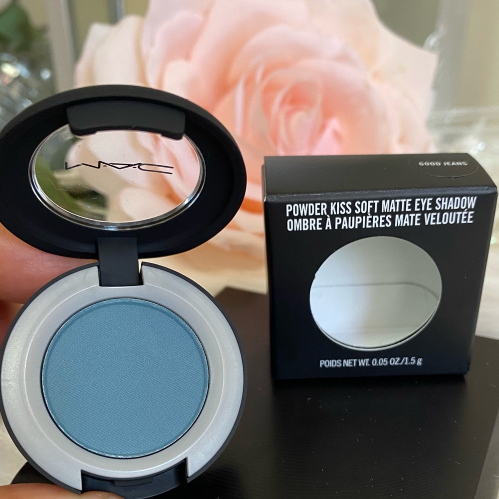 MAC Eye Shadow Powder Kiss Soft Matte *GOOD JEANS* / .05 oz